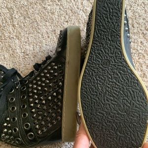 Ash Blonde studded wedge a sneakers